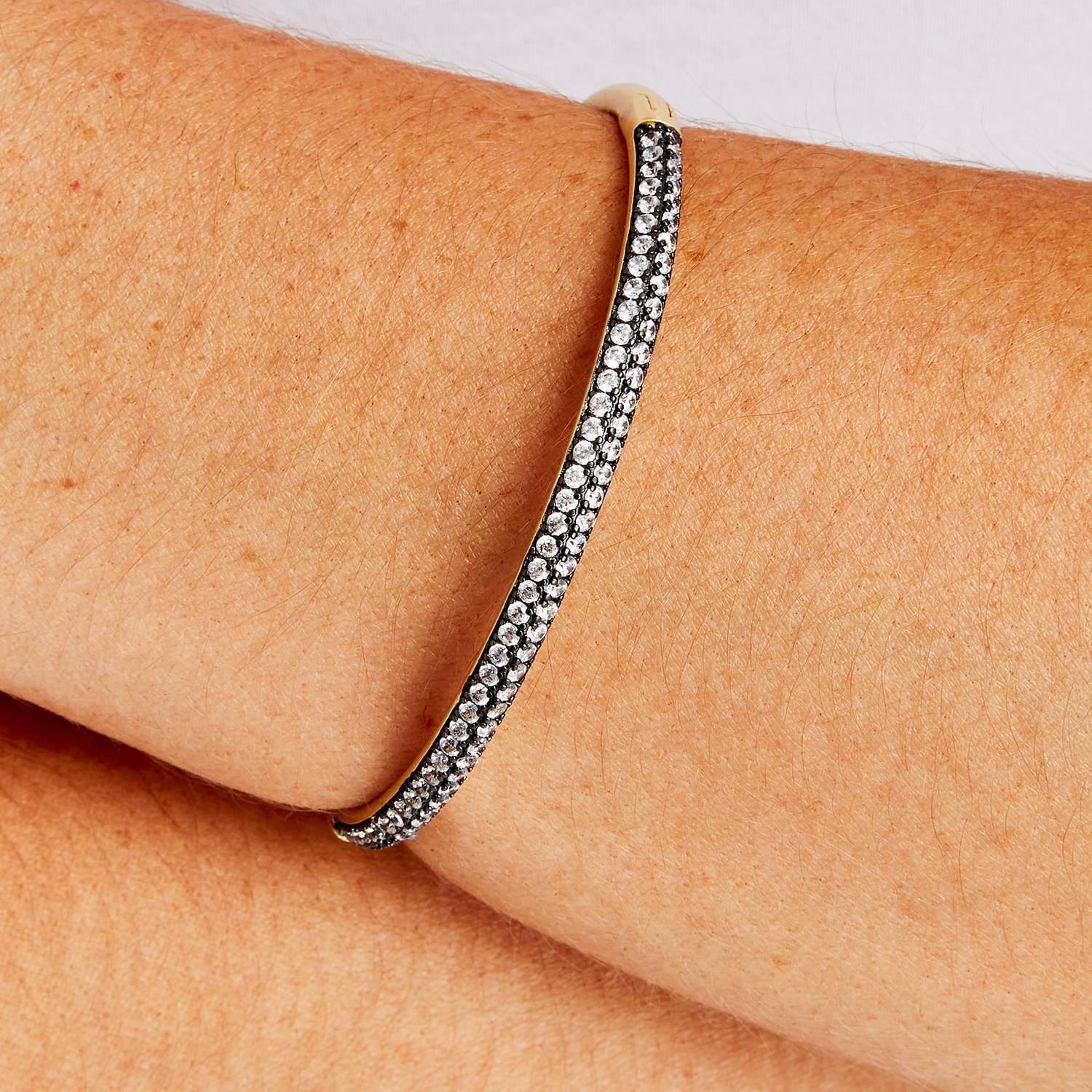 14K Gold Plated Bangle Two's Company BRACELET