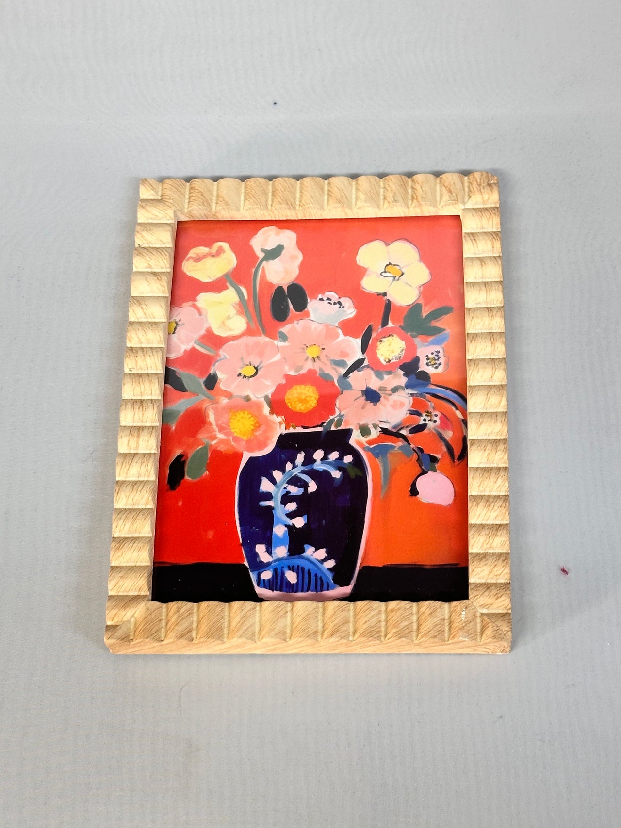 Scalloped/Ribbed Photo Frame, 2 Styles