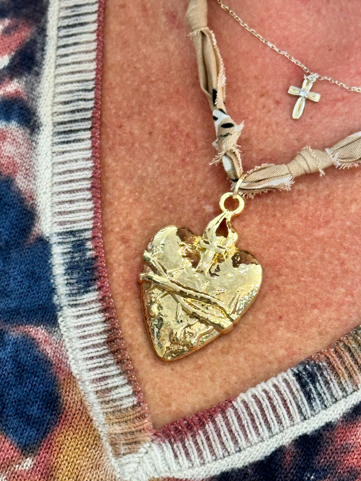 Abilene Chunky Gold Heart Pendant Bandana Necklace LESLIE CURTIS JEWELRY DESIGNS Necklace