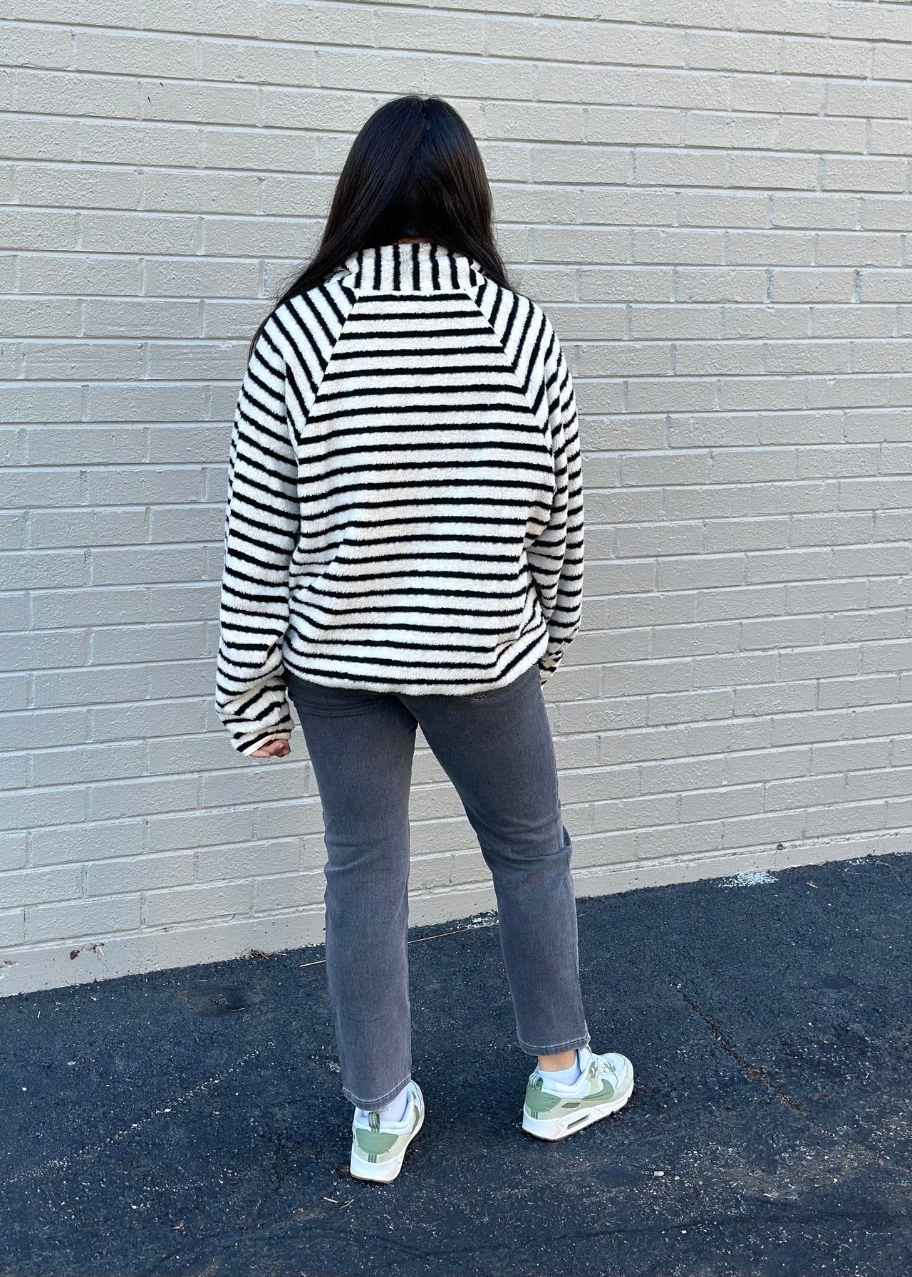 Cream Stripe Pullover Entro