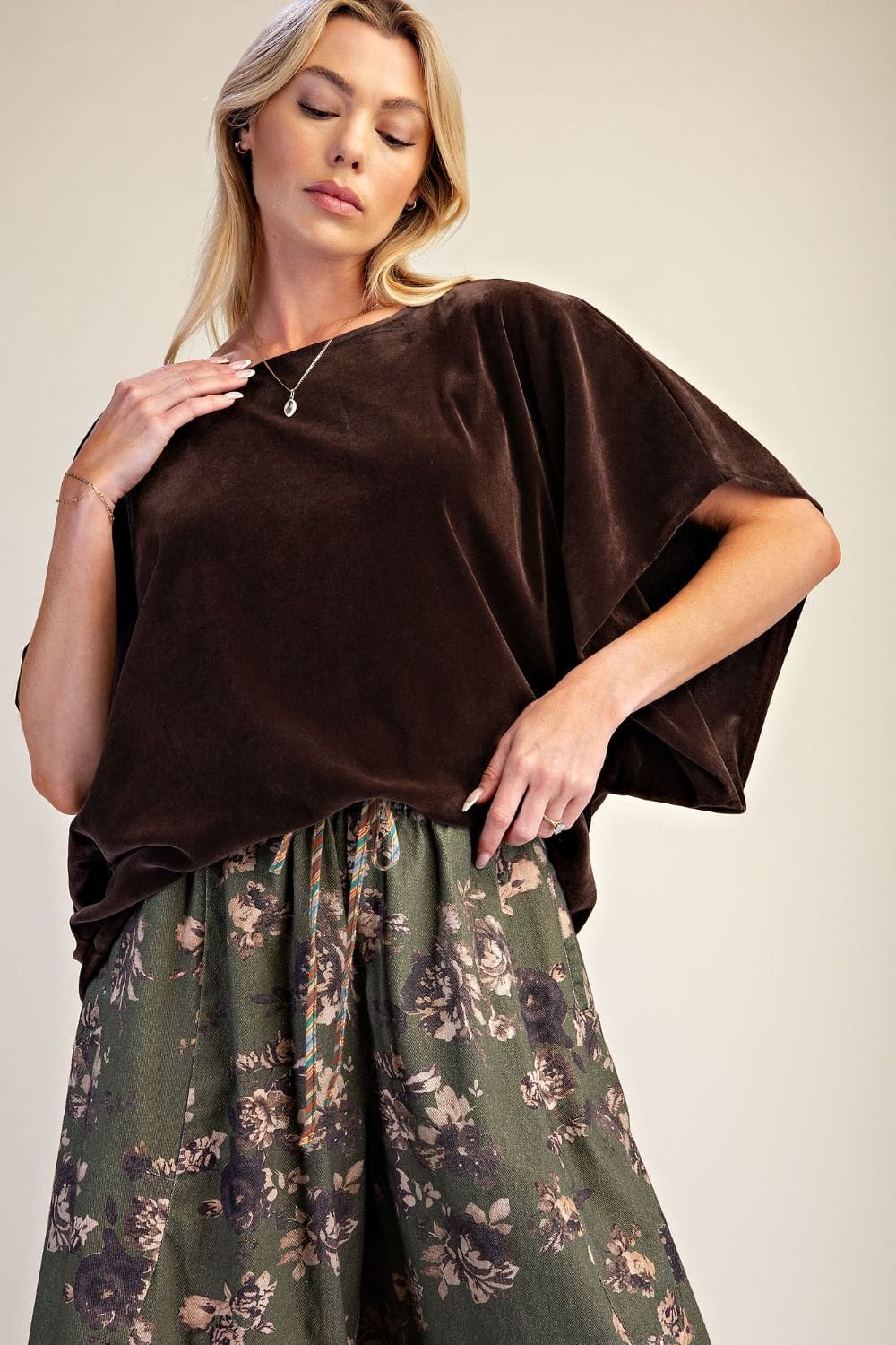 Dolman Sleeves Burnout Velvet in Wine Top Easel Top