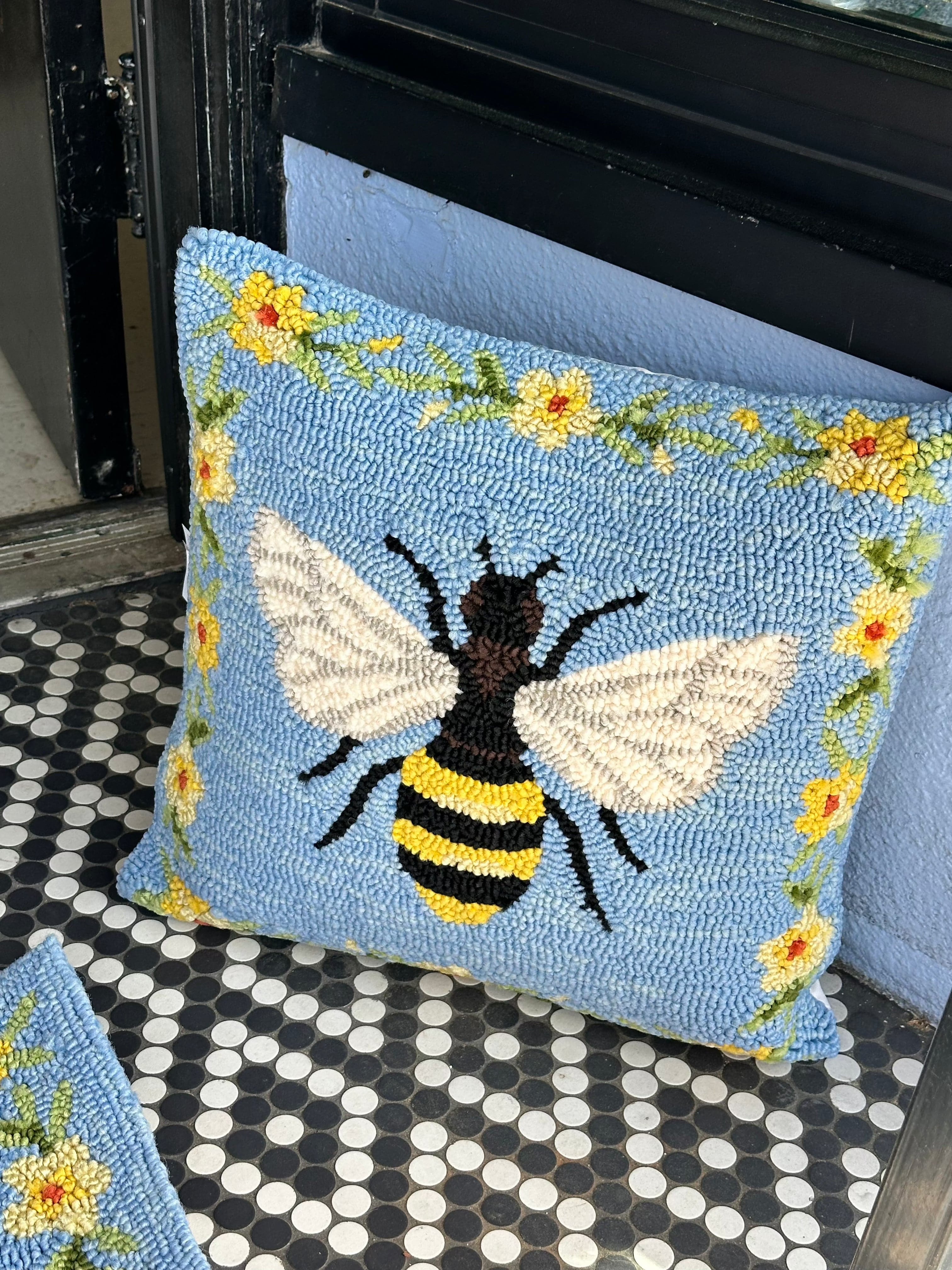 Happy Bee Propylene Pillow - Thumbnail 2
