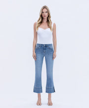 HIGH RISE TROUSER SLIT HEM KICK FLARE JEANS F6077: URBANE / 24 FLYING MONKEY