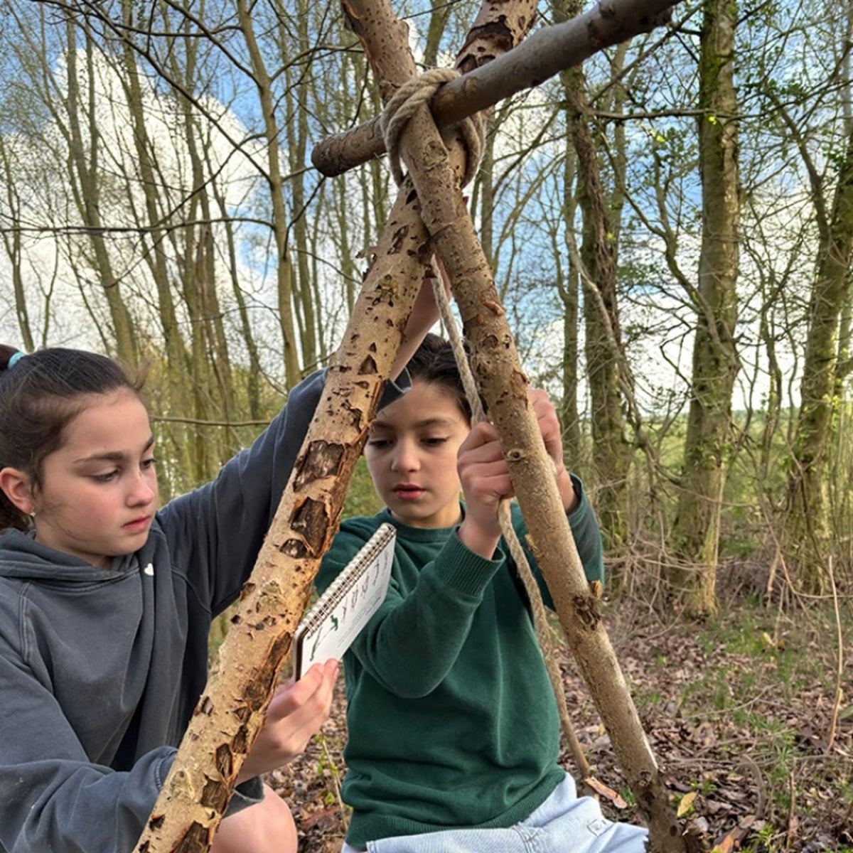 Huckleberry Outdoor Knots Kikkerland Activity Book