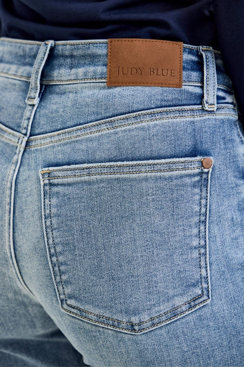 Judy Blue Mid Rise Boyfriend Jeans, Light Wash JUDY BLUE Jeans
