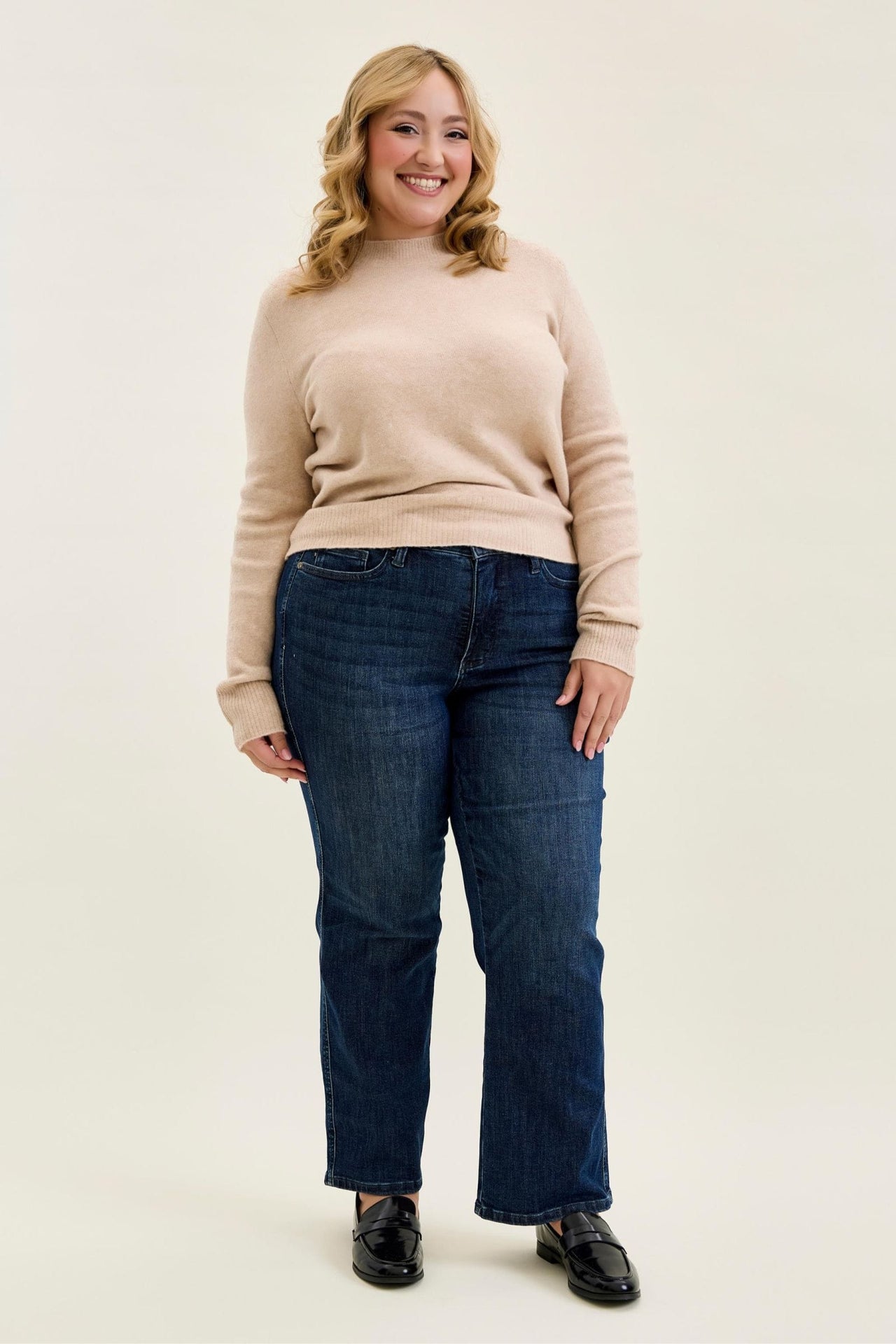 Judy Blue Mid Rise PETITE with Tummy Control - Straight Leg Judy Blue Jean 14W