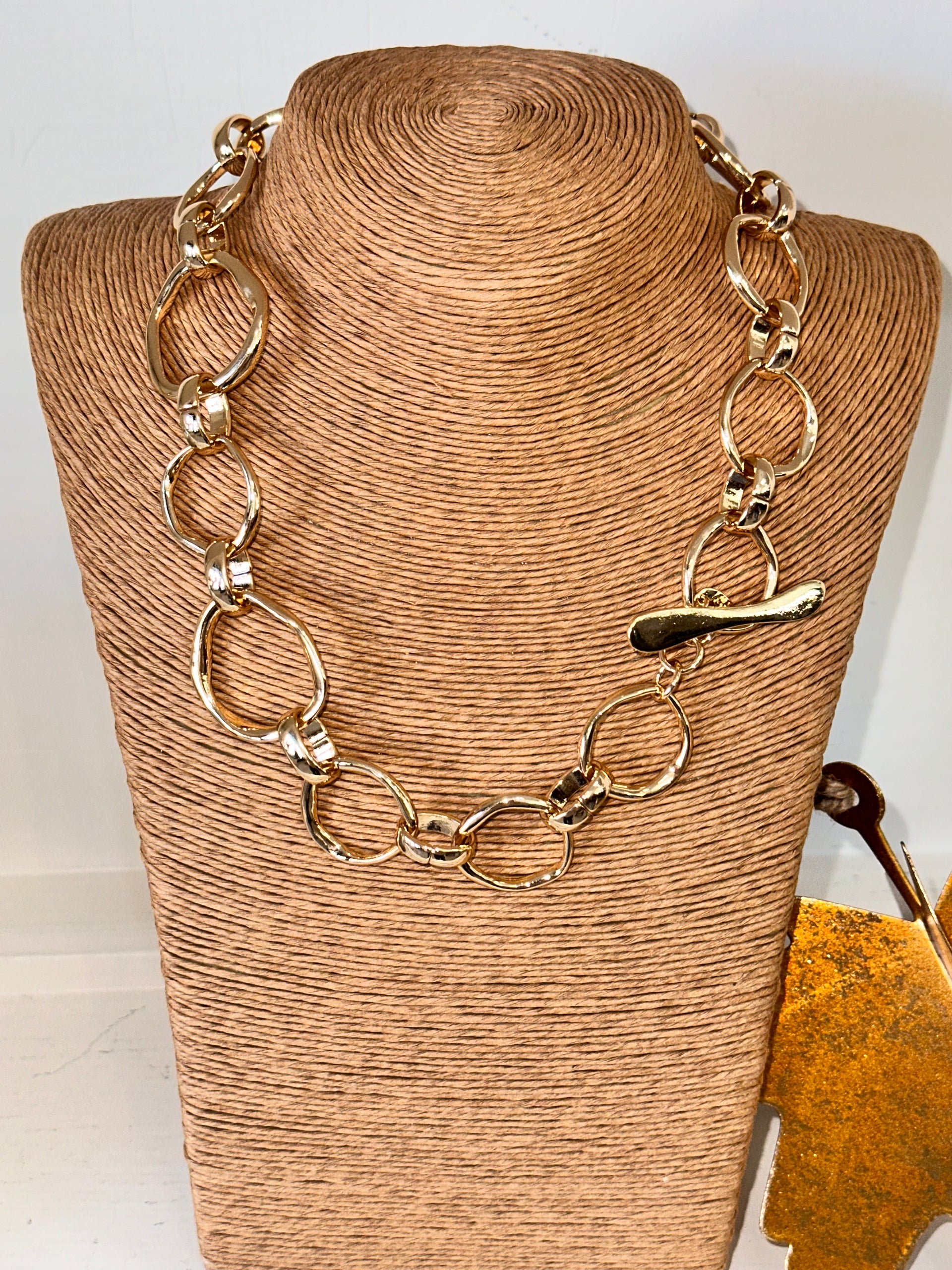 Kirby Chunky Open Link Gold Chain Necklace, 17 Inch LESLIE CURTIS JEWELRY DESIGNS Necklace
