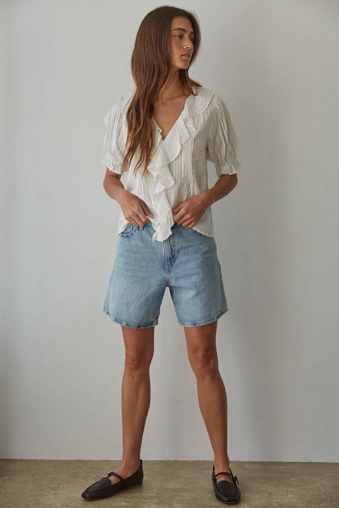 L8439 | Woven Cotton Buttondown V-Neck Short Sleeve Top: Off White / S By Together