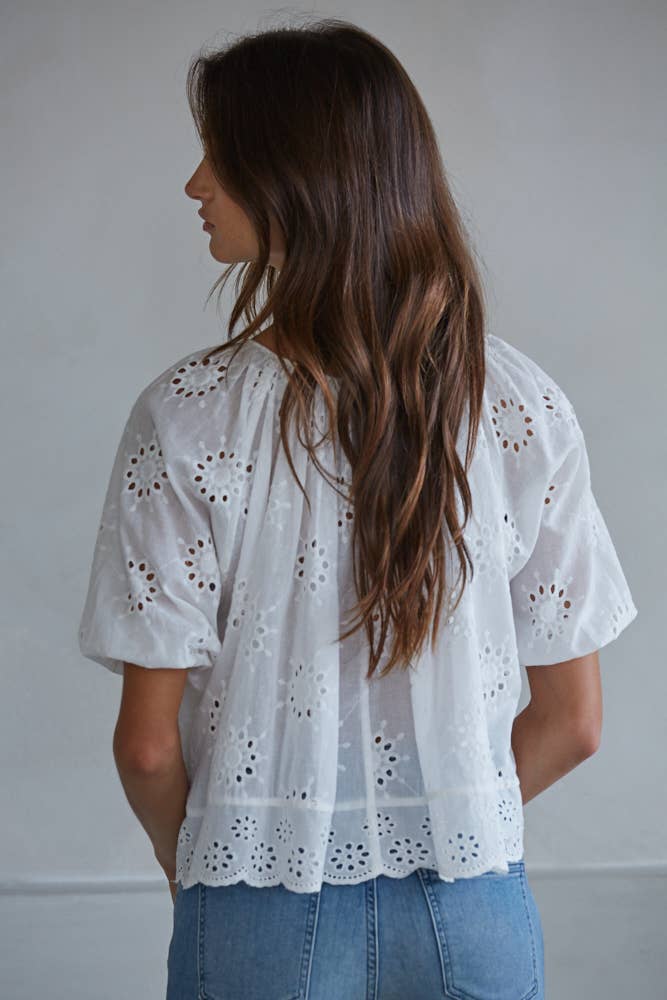L9352 | Woven Cotton Eyelet Round Neck Short Sleeve Top : White / S By Together