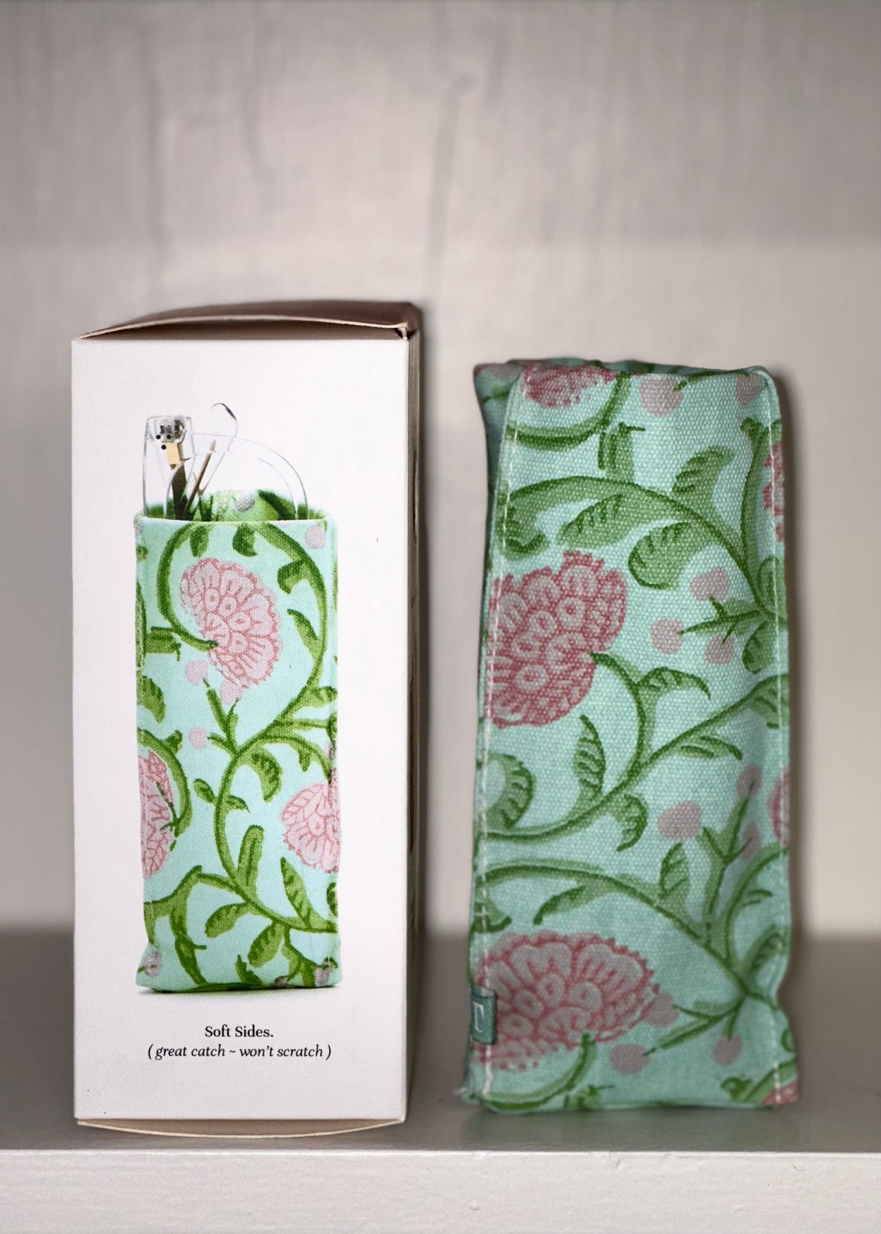 Looking Good - Floral Block Print Two’s Company holder Green