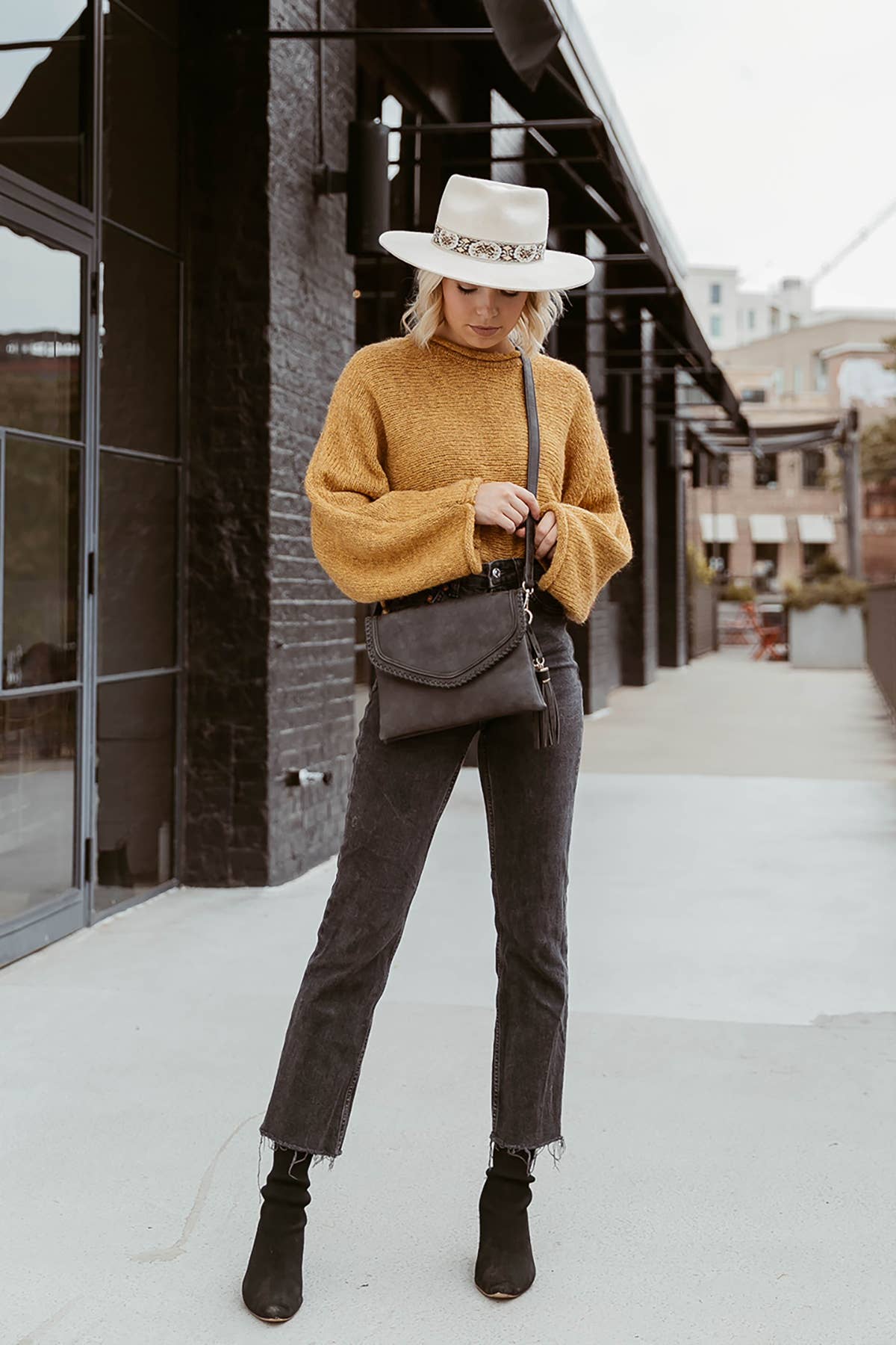 M1802A Sloane Flapover Crossbody w/ Whipstitch and Tassel: Greige Jen & Co.