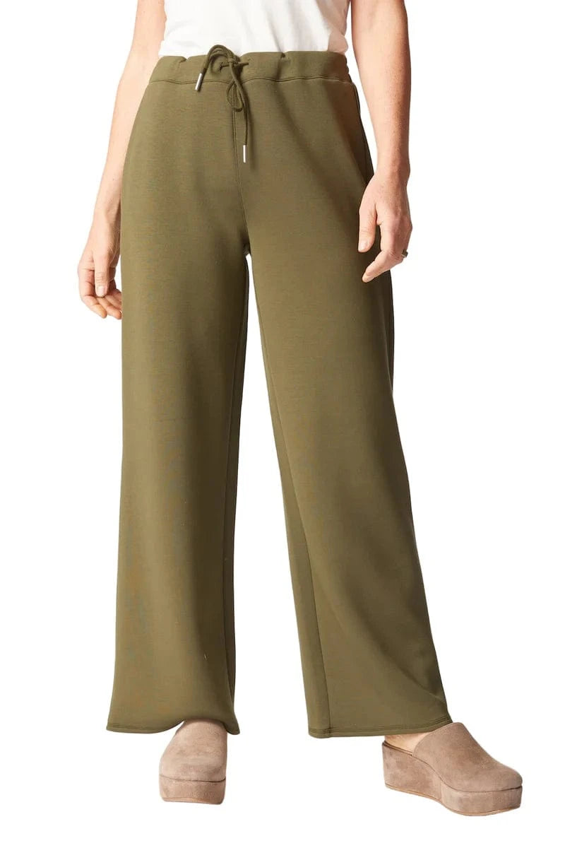 Passport Knit Travel Pant in Forest Habitat Casual Pant