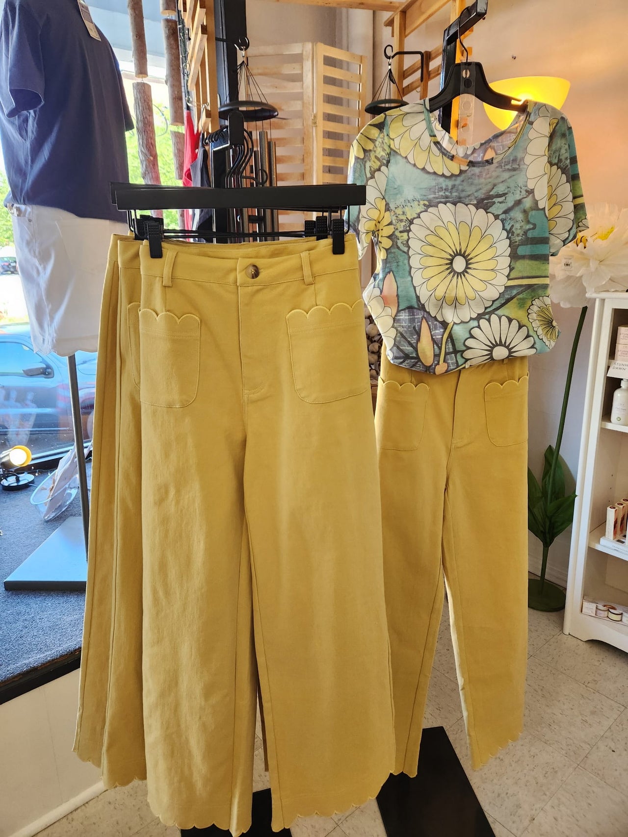 Scallop Hemmed Golden Pant Entro USA Casual Pant