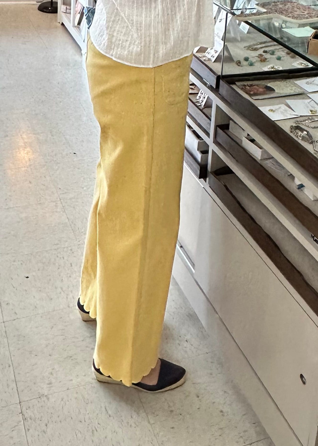 Scallop Hemmed Golden Pant Entro USA Pants