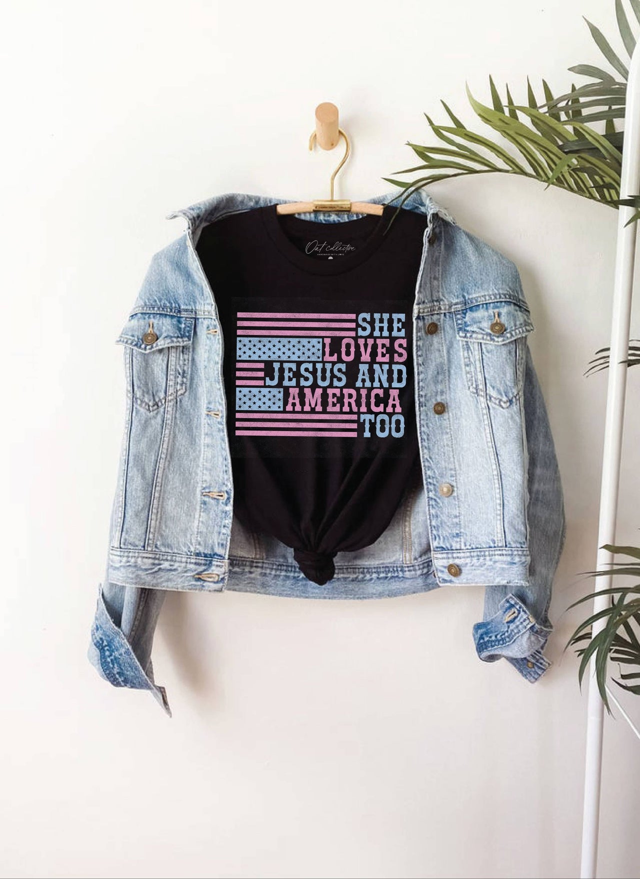 SHE LOVES JESUS AND AMERICA TOO Graphic T-shirt : BLACK / S OAT COLLECTIVE