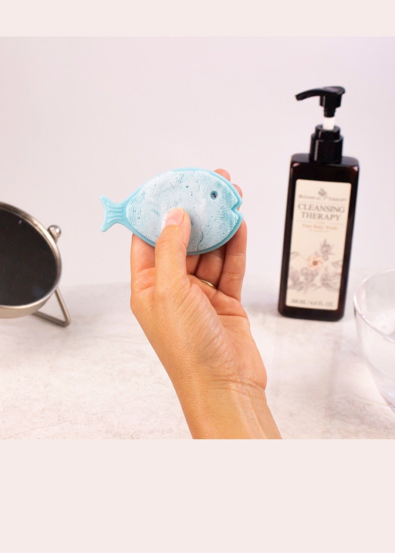 Silicone Fish Baby Scrubber from Innobaby Innobaby baby bath